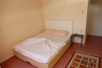 尼斯旅馆 2*